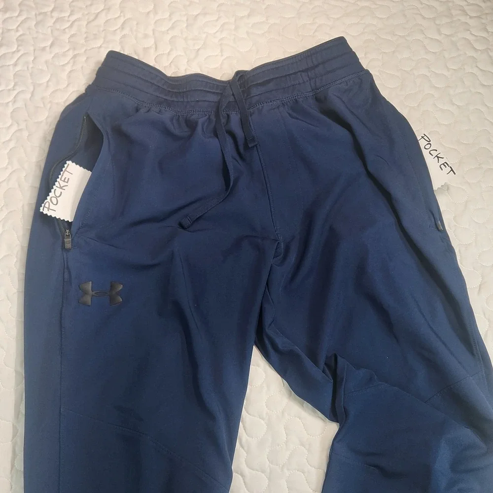 Under Armour excellent clean